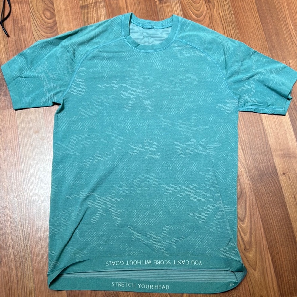 Lululemon men’s shirt